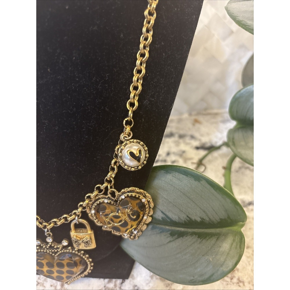 Betsey Johnson Three Heart Leopard Heart Key Rhinestones Locket Pearl Necklace - Picture 6 of 16